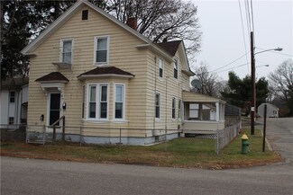 34 Merino St, Johnston, RI 02919