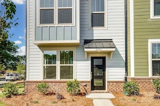 2907 W Trade St, Charlotte, NC 28208