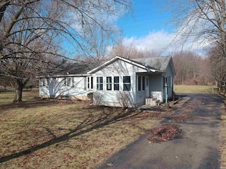 2584 W Old Road 30, Warsaw, IN 46580