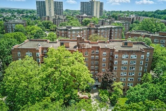 209-80 18th Ave Unit 4D, Bayside, NY 11360