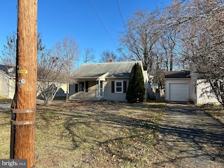 31 Pinewood Ave, Penns Grove, NJ 08069