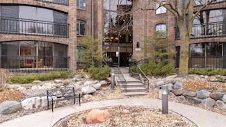 6051 Laurel Ave Unit 203, Golden Valley, MN 55416