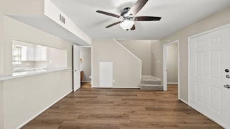 2533 S Washington Ave Unit B, Pearland, TX 77581