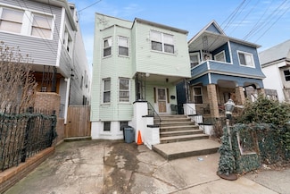 57 Wegman Pkwy, Jersey City, NJ 07305