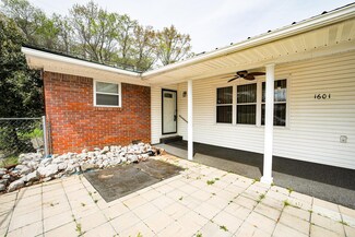 1601 Hillcrest Ave, Sheffield, AL 35660