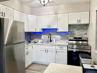 340 Blue Heron Blvd W Unit B, Riviera Beach, FL 33404