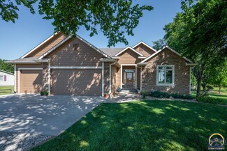 2427 SW Auburn Rd, Topeka, KS 66614