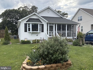 527 Monroe Bay Ave, Colonial Beach, VA 22443