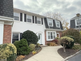 96 Wick Dr, Fords, NJ 08863