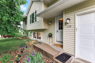 130 7th St NW, Maple Lake, MN 55358