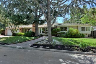 12499 Green Meadow Ln, Saratoga, CA 95070