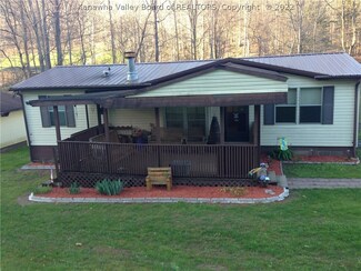 2201 Jakes Run Rd, Elkview, WV 25071