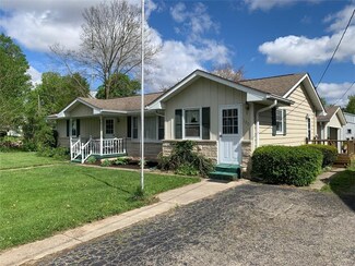120 W Main St, Knightstown, IN 46148