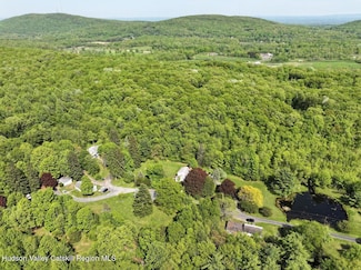 420 Crescent Ave, Highland, NY 12528