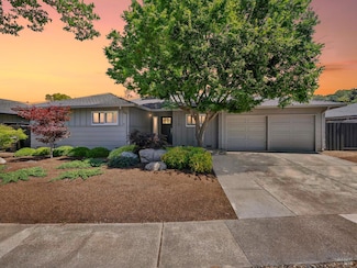 1215 Moss Rock Ct, Santa Rosa, CA 95404