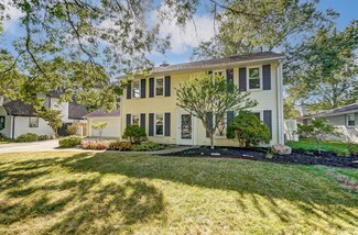 2918 Rockwood Dr, Fort Wayne, IN 46815