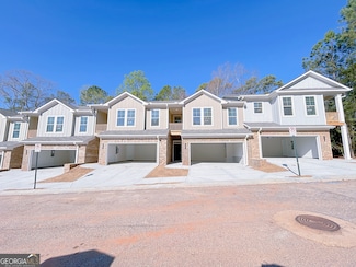 2582 Mills Commons Dr, Decatur, GA 30032