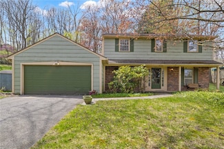 17 Chipping Ridge, Fairport, NY 14450