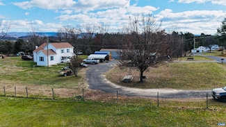 43 Niswander Rd, Staunton, VA 24401