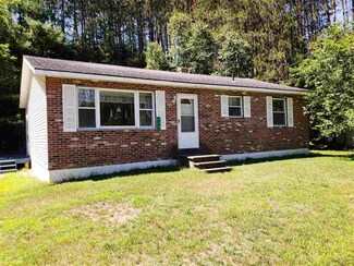 117 Horseshoe Ln, Lyndonville, VT 05851