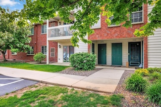 1972 Parknoll Ln, Port Washington, WI 53074