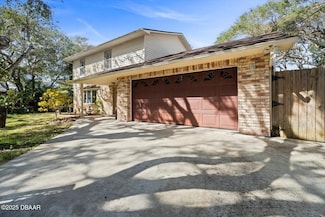 818 E 20th Ave, New Smyrna Beach, FL 32169
