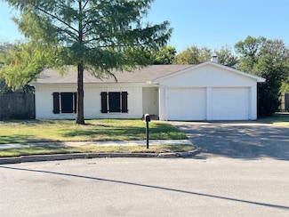 1001 E Georgian Rd, Fort Worth, TX 76179