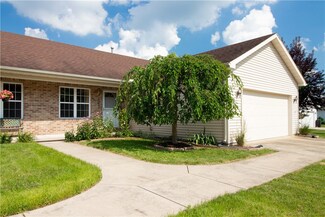 950 Briarwood Ct, Charleston, IL 61920