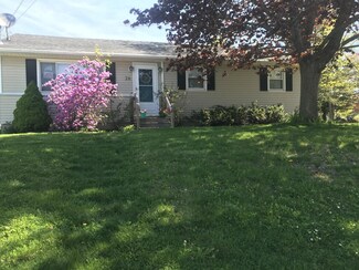 26 Hillcrest Dr, Brewer, ME 04412