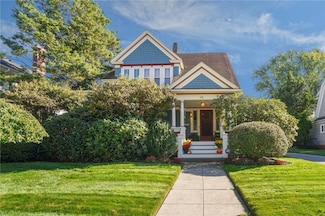 98 Columbia Ave, Cranston, RI 02905