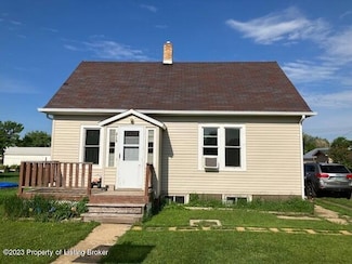 215 N East St, Hebron, ND 58638