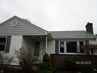 50 Seymour Ave, Cranston, RI 02910