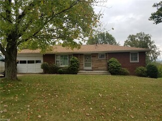 527 N Crescent St, Sugarcreek, OH 44681