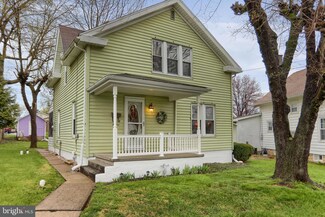 11 Cross St, Mifflintown, PA 17059