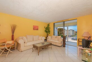 2861 Somerset Dr Unit 317, Lauderdale Lakes, FL 33311