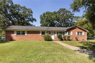 3208 Westerwood Dr, Charlotte, NC 28214
