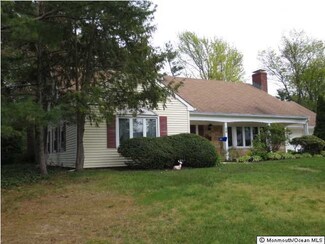 26 Avondale Ln, Matawan, NJ 07747