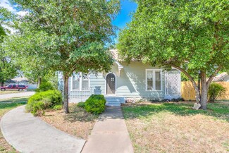 808 N 8th St, Ballinger, TX 76821