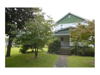 207 Florida Ave, Connellsville, PA 15425