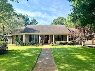 2138 Chickasaw Dr, Florence, AL 35630