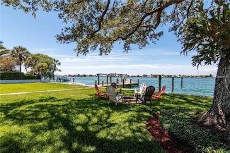 3 Paradise Ln, Treasure Island, FL 33706