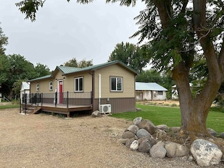 308 S Custer St, Glenns Ferry, ID 83623