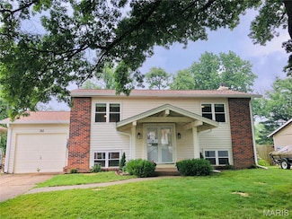 361 Messina Dr, Ballwin, MO 63021