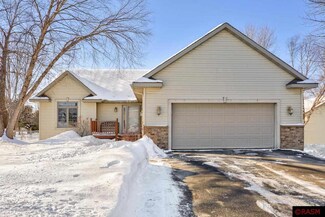 804 804 S 6th St, Le Sueur, MN 56058