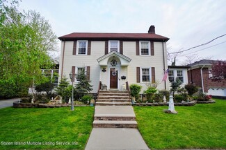 26 Normalee Rd, Staten Island, NY 10305