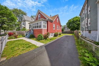 198 Fayette St, Quincy, MA 02170