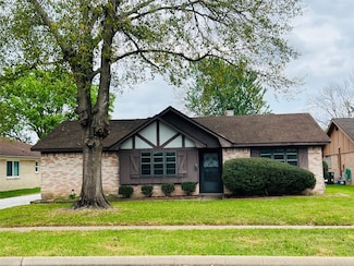 1846 Michele Dr, Sugar Land, TX 77498