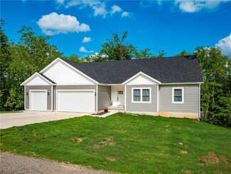 3010 Corbin Dr, Zanesville, OH 43701