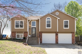 2932 Kensington Rd, Lawrence, KS 66046