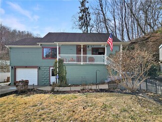 7 Crescent Heights Dr, Daisytown, PA 15427